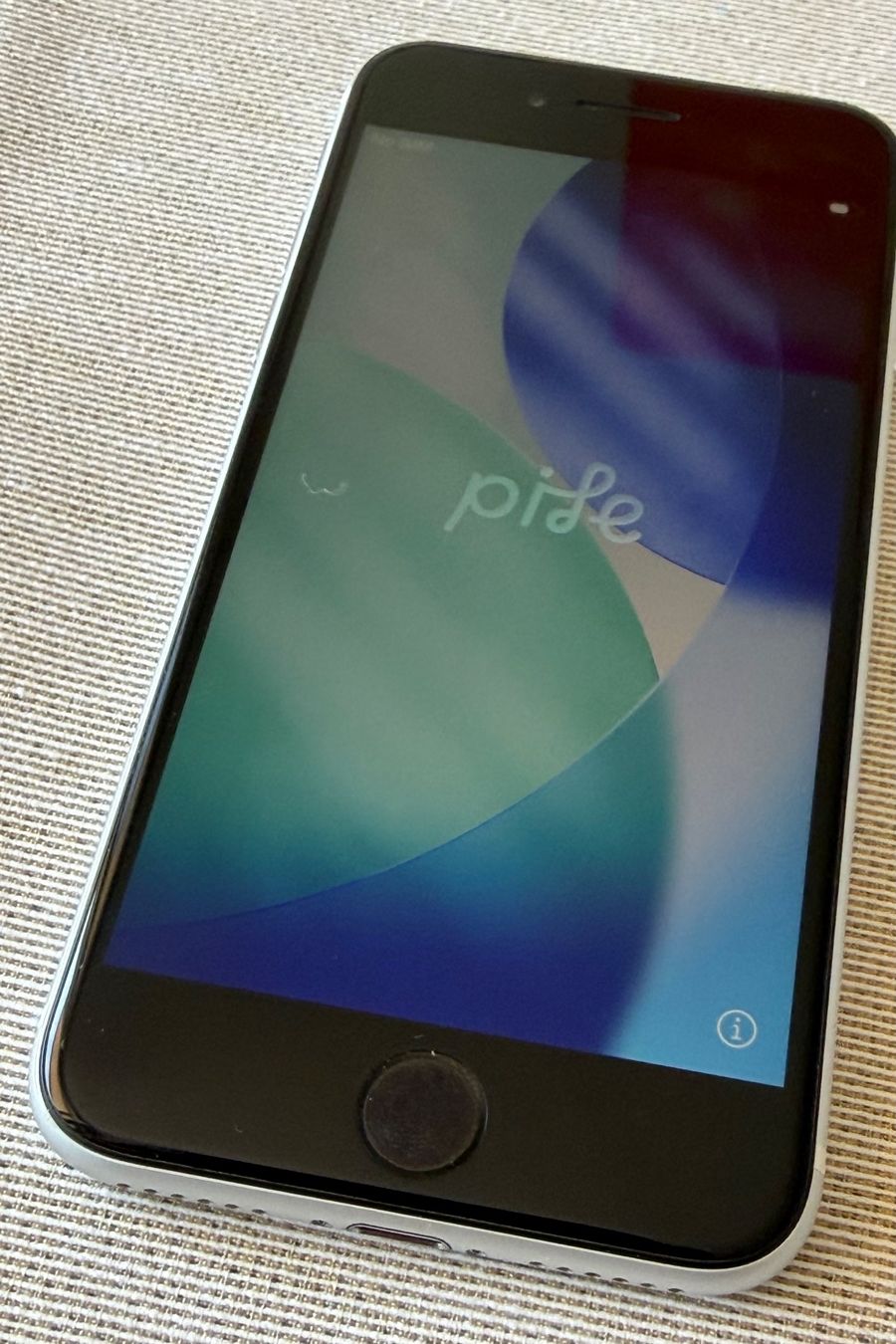 Apple Telefoni cellulari / Smartphones: iPhone SE 2020 – Usato da Luzern venduto da peo1