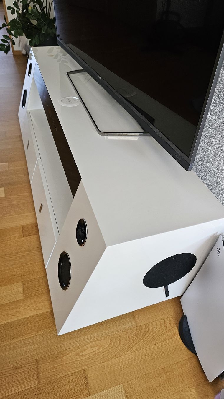 Mobili TV: TV-Möbel mit Soundsystem & Bluetooth – Usato da Chur venduto da rra_t9kw 2