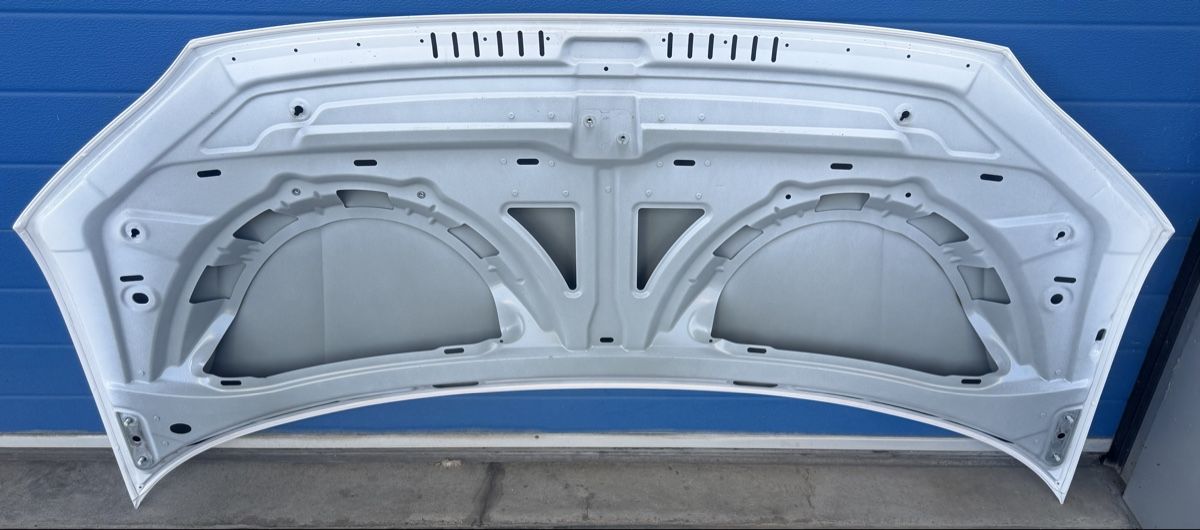 VW Tutti pezzi di ricambio auto: VW Crafter ab 2017 Motorhaube 7C0823033 – Usato da Widnau venduto da Gasser_Auto 1