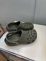 Crocs Dunkelgrün Grösse 37-38 wie neu