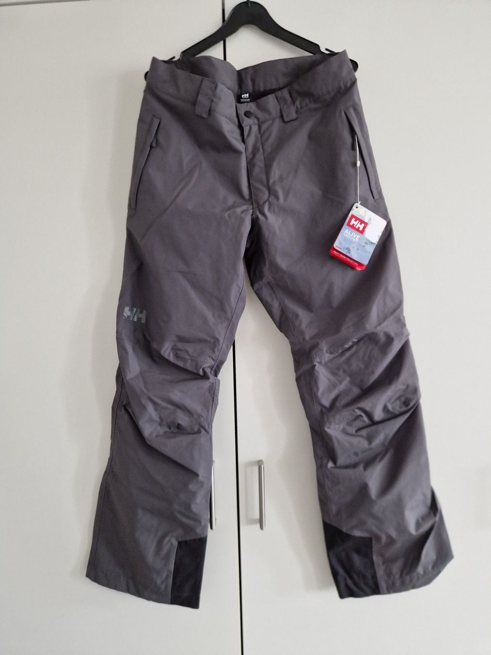 Sci: Helly Hansen Skihose fur Herren - Grau - Gr. XL – Nuovo e nell'imballaggio originale da Wallisellen venduto da LaszloCH