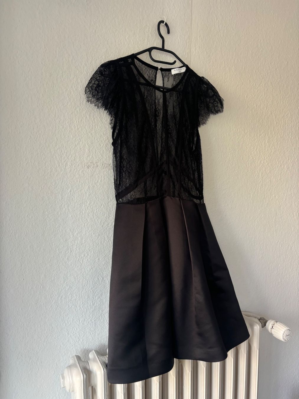 Sandro Kleider: Beautiful Sandro lace dress size 2 – Neu und originalverpackt aus Genève von Bella_909 2
