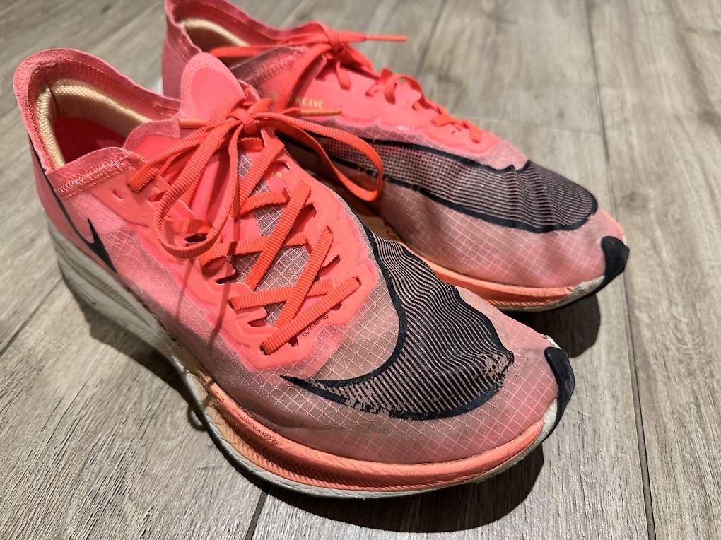 Chaussures hommes: Nike Vaporfly taille 44 – D'occasion à Remaufens par shinoda