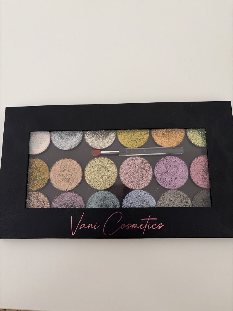 Make-up: Vani cosmetics glitter palette  – Gebraucht aus Taverne von ema_q5pb