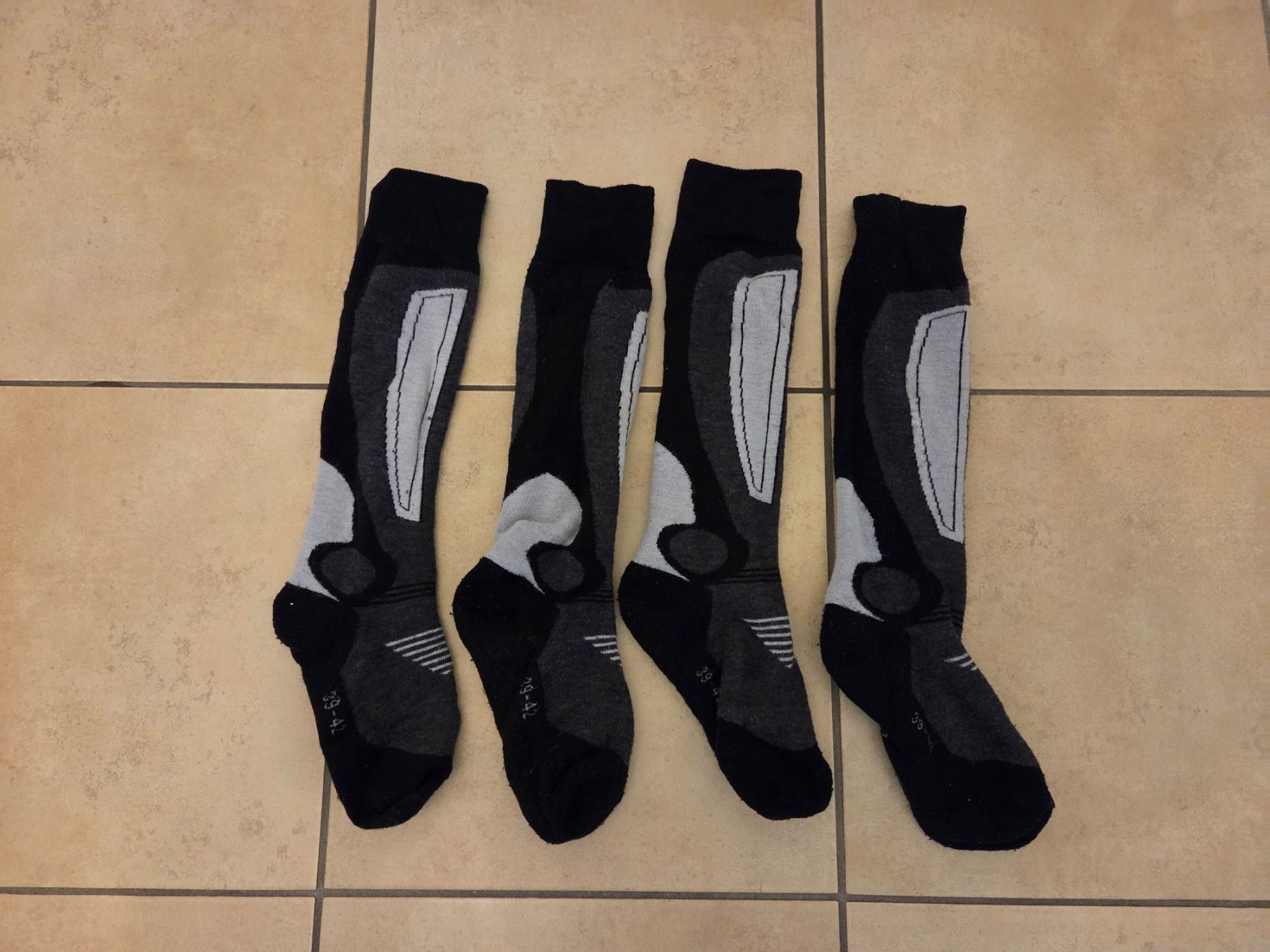 Rohner Socken: 2 Paar Skisocken Rohner Basic Gr. 39-42 – Gebraucht aus Therwil von joc_mq6z