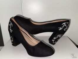 Pumps schwarz mit Stickerei Grösse 39