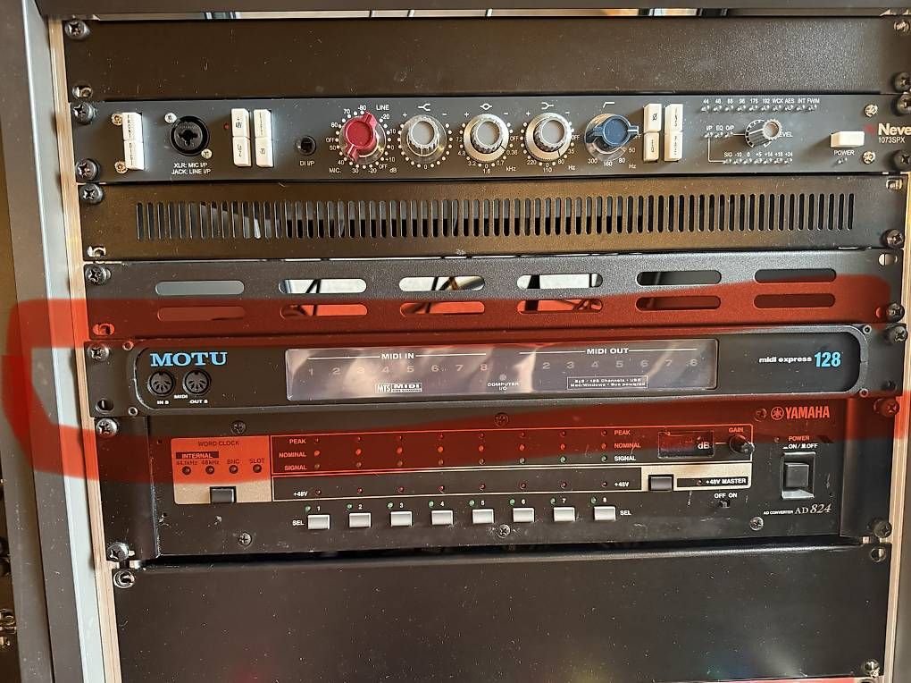 Strumenti musicali: MOTU MIDI Express 128  8x8 MIDI Interface  NEUWERTIG – Usato da Unterentfelden venduto da dav_tdk8