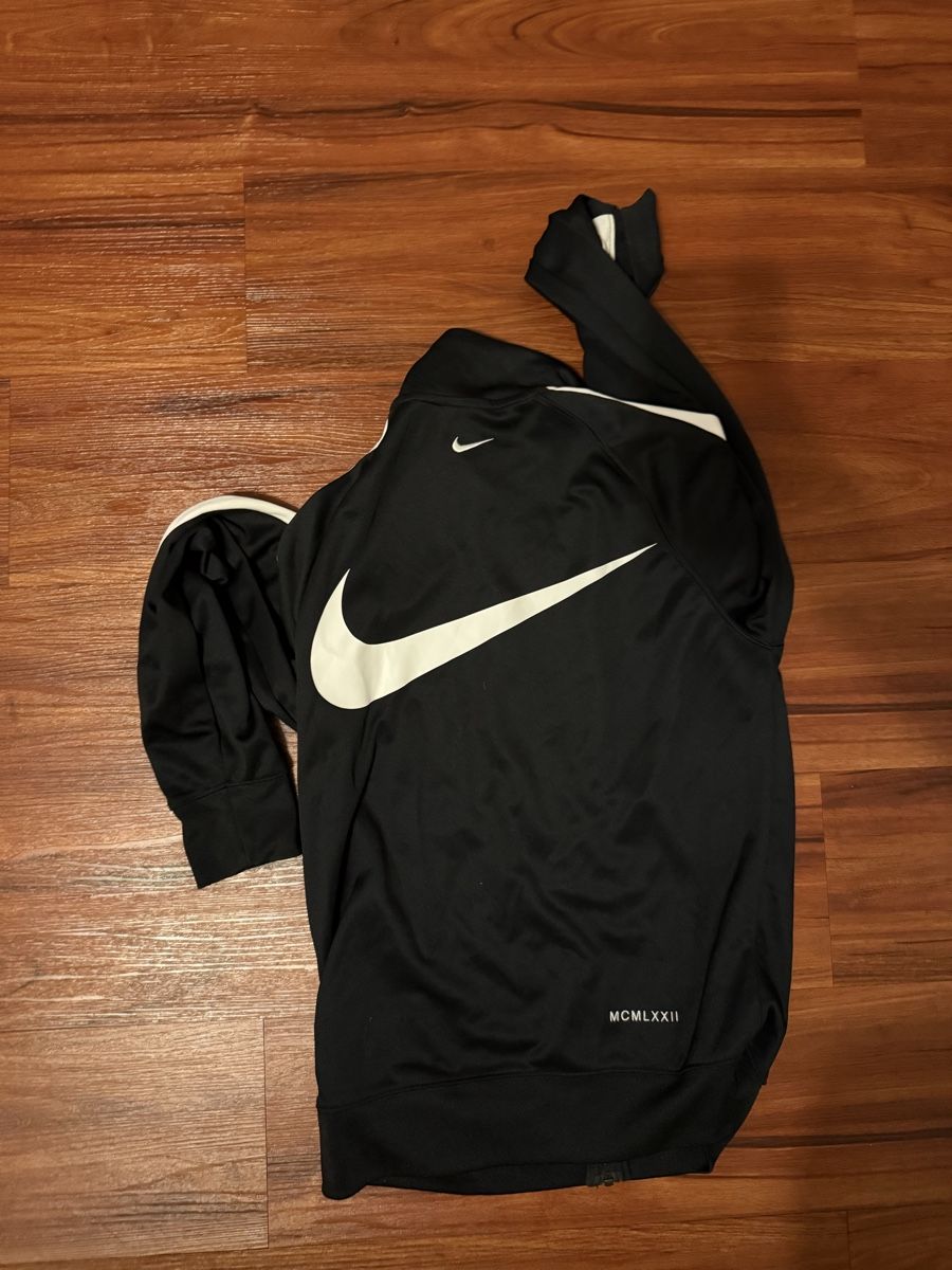 Nike Maglioni & Felpe: Nike Trainerjacke Swoosh – Usato da Luzern venduto da chevy7779 1