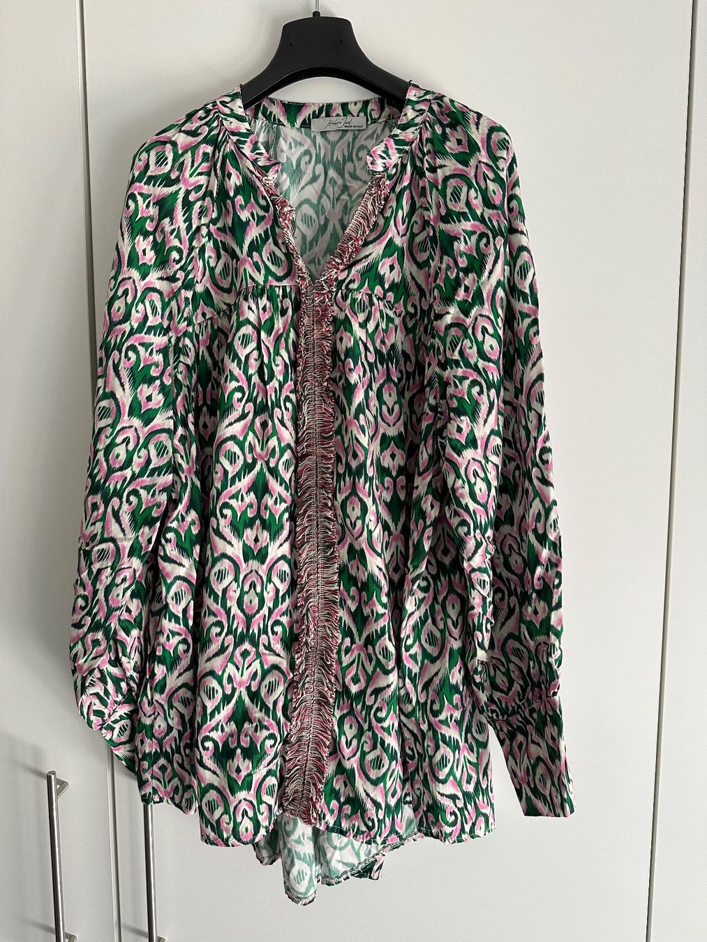 Camicette: Magnifique blouse ample atelier Jad – Usato da Sion venduto da indisherkane 1