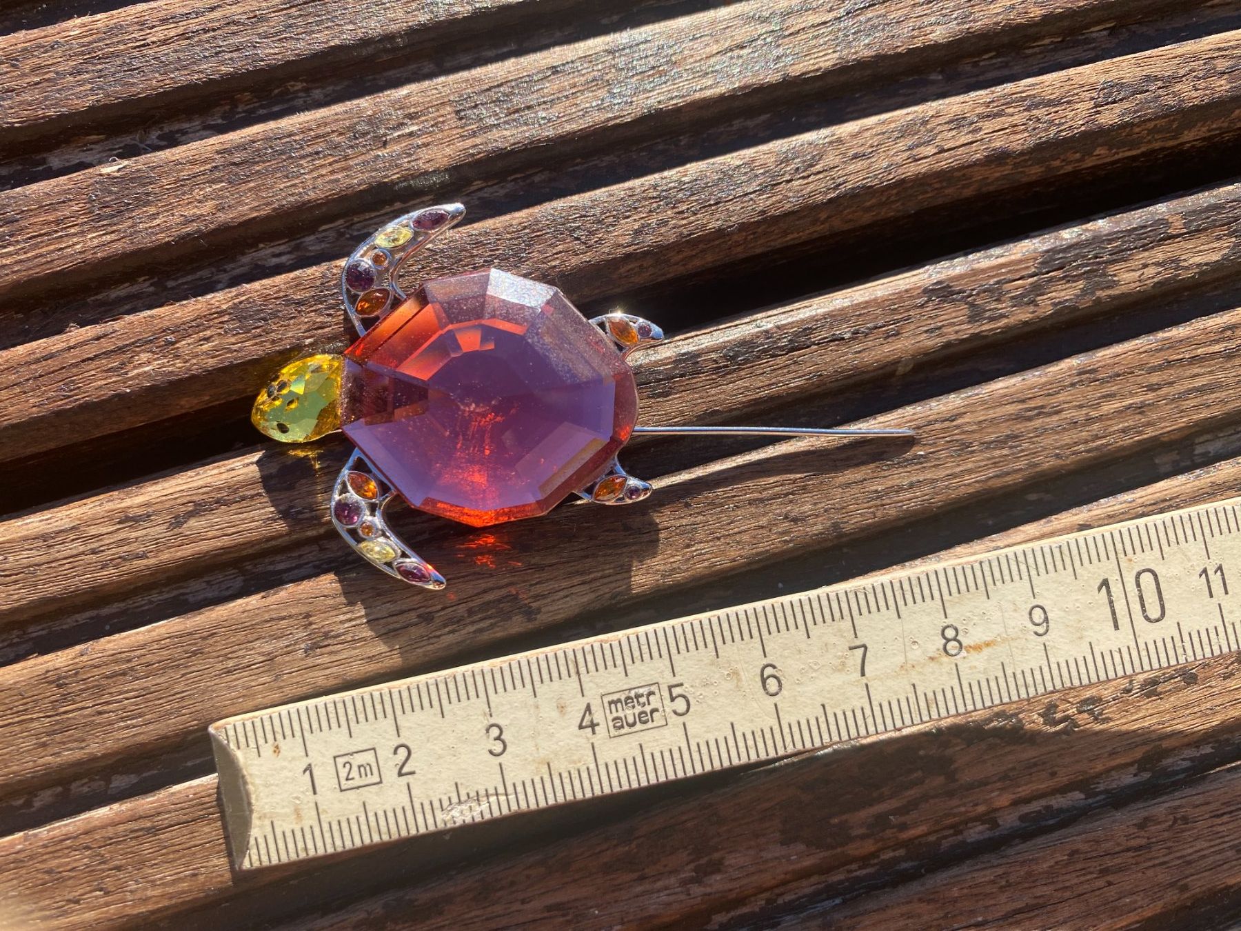 Spille & Fermagli: Brosche in Form farbiger Glas-Schildkröte, – Usato da Gümligen venduto da Primeselection