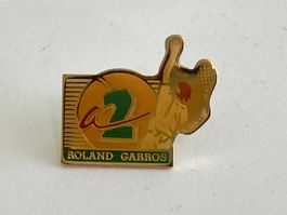 1 Pin Roland Carros