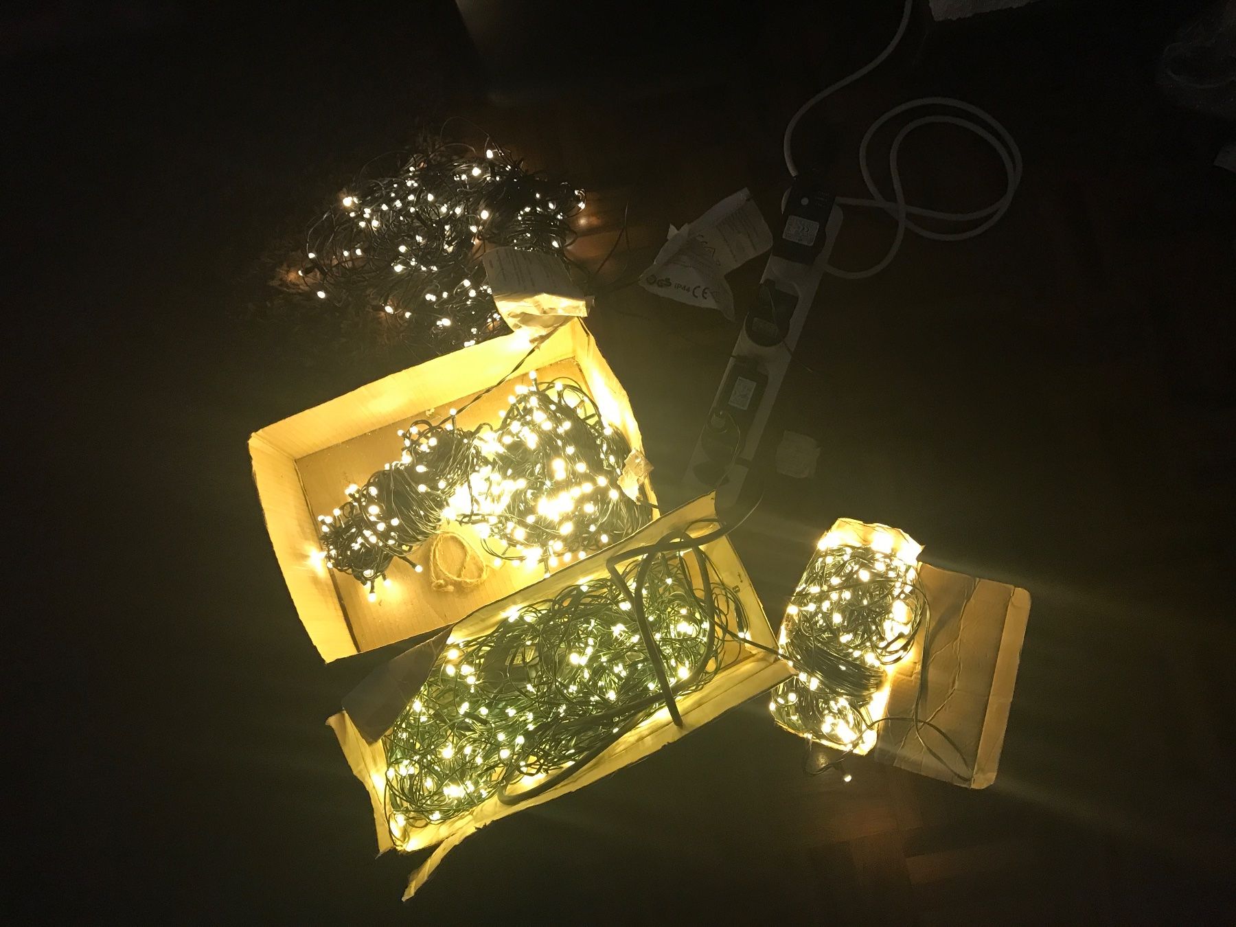 Lichterketten & Leisten: Weihnachtsbeleuchtung 2x Netz 4x Lichterkette – Gebraucht aus St. Margrethen SG von kellenbh