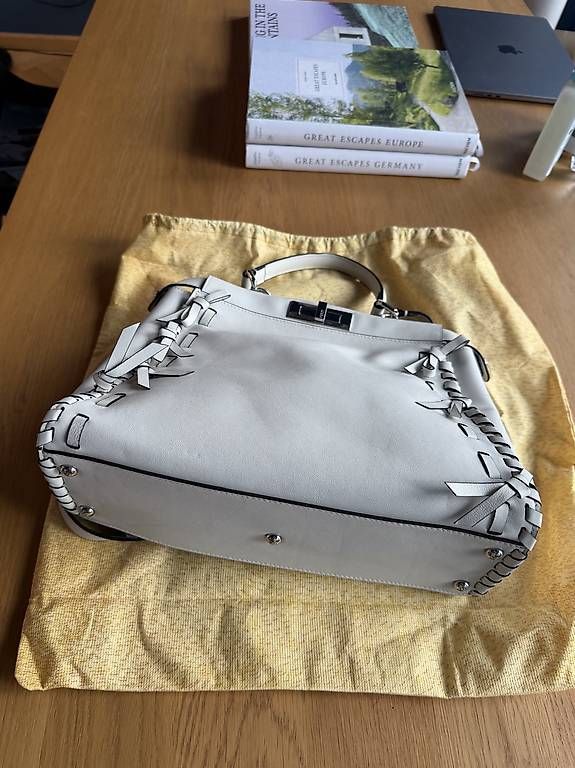 Borse da donna: Fendi Peekaboo Handtasche weiß  – Usato da Küsnacht ZH venduto da lyd_8mmf 1
