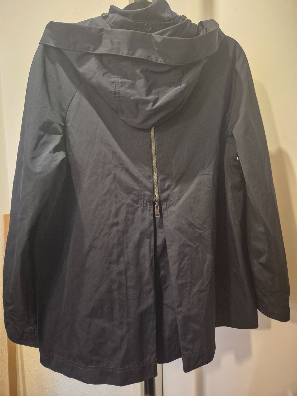 Fuchs Schmitt Giacche: Übergangsjacke von Fuchs Schmitt, Gr. 40 – Usato da Niederhasli venduto da mybluefish 3