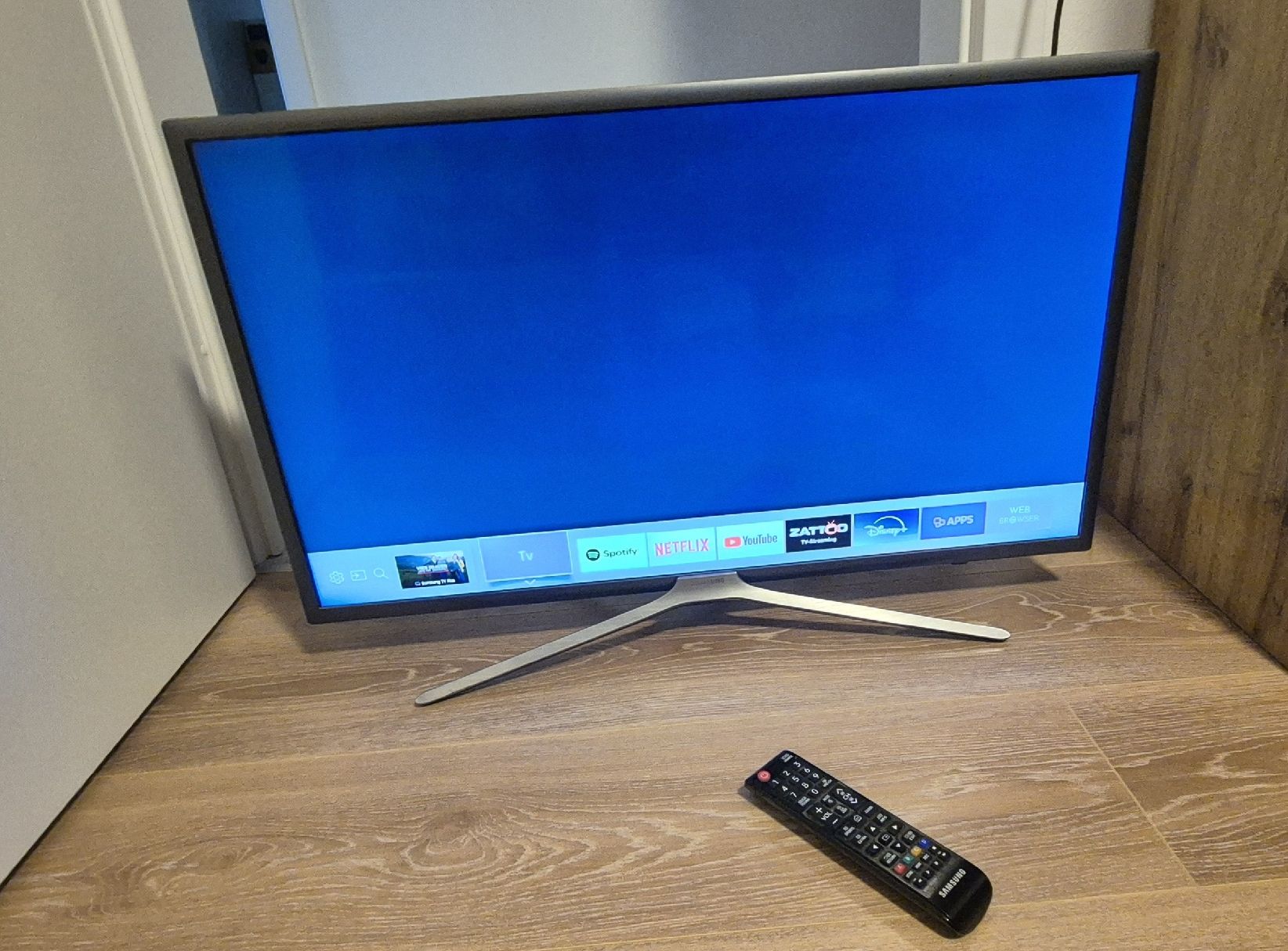 Televisori: 32" Full HD Flat Smart TV K5570 Series 5 – Usato da Mühleberg venduto da Pusteblume94