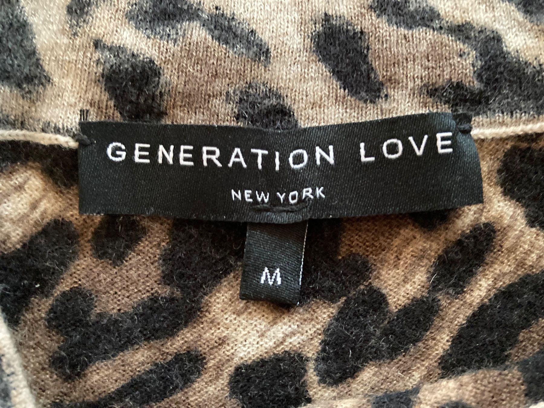 Acne Studios Tops: GENERATION LOVE, Top, Grösse M, Farbe Leopard, wie neu – Neu (gemäss Beschreibung) aus Le Châble / VS von Ursaban 2
