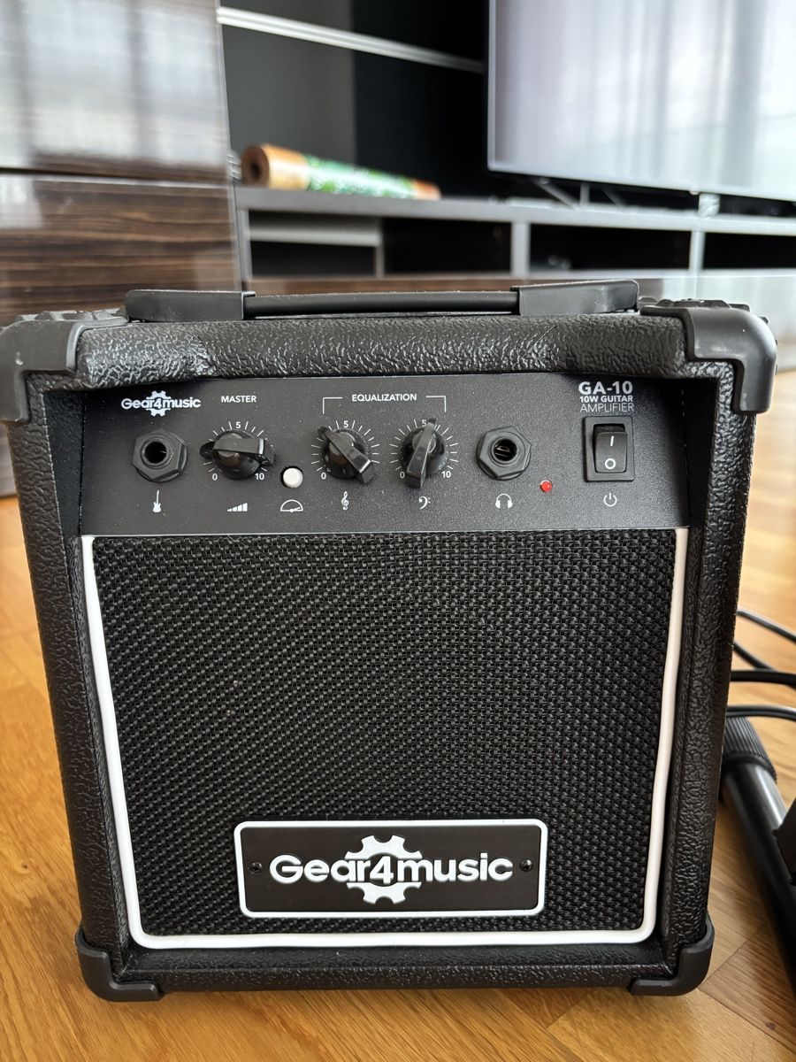 Strumenti musicali: E-Gitarre mit Verstärker und Ständer – Usato da Pfäffikon ZH venduto da sebian 4