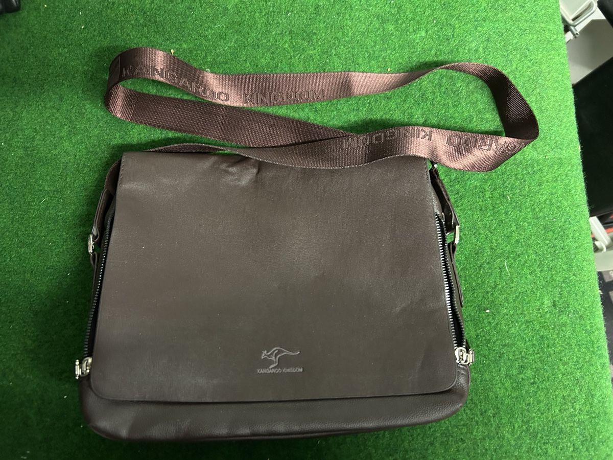 Kangaroos Borse: Kangaroo Kingdom Tasche – Nuovo (secondo la descrizione) da Guttet-Feschel venduto da Swissdarter