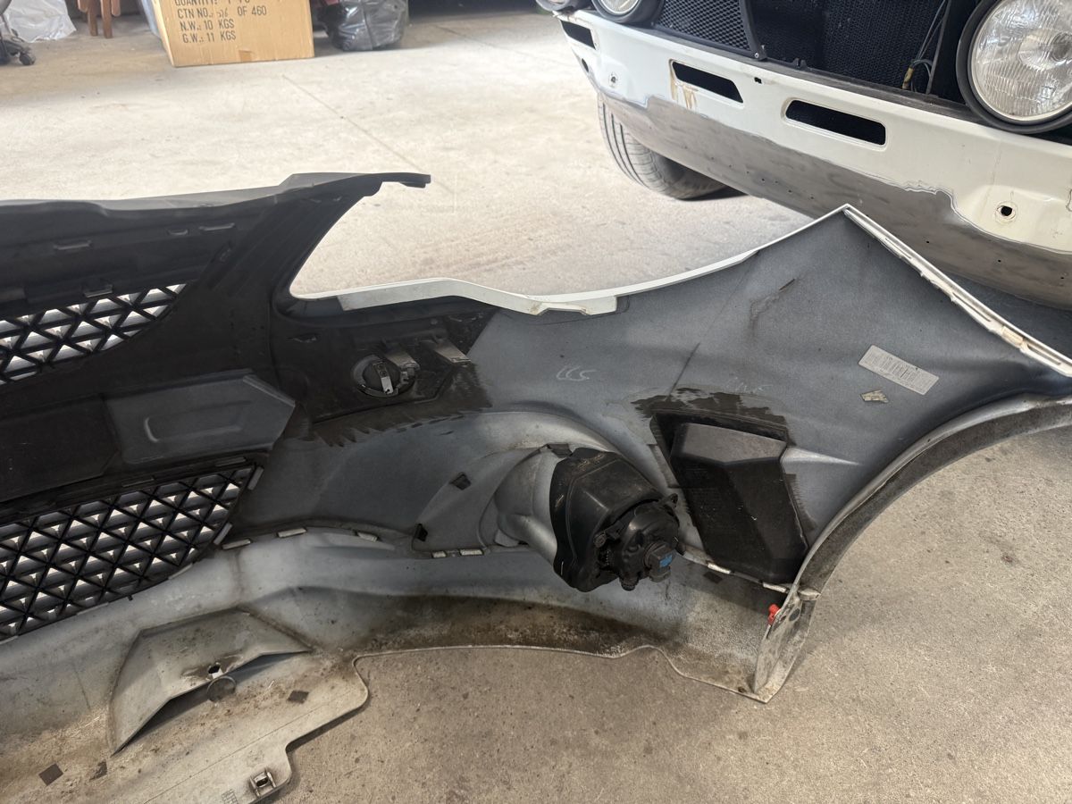 Opel Tutti pezzi di ricambio auto: Opel Corsa D OPC Stosstange Facelift – Usato da Schaffhausen venduto da sabdiu 6