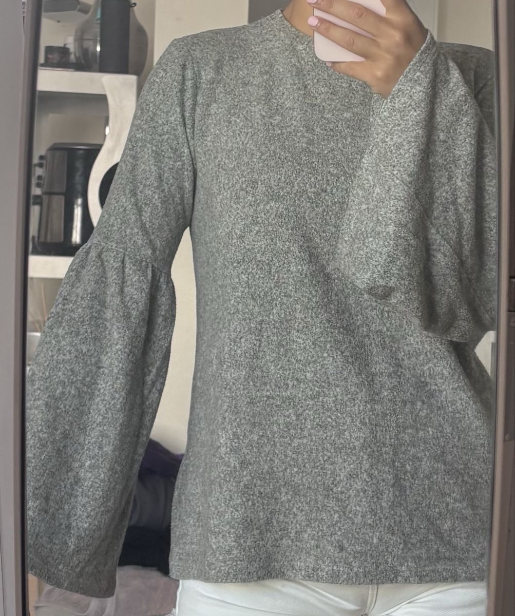 Pulls & Sweat-shirts: Pullover grey size M bell sleeves used – D'occasion à Zürich par mat_58mf