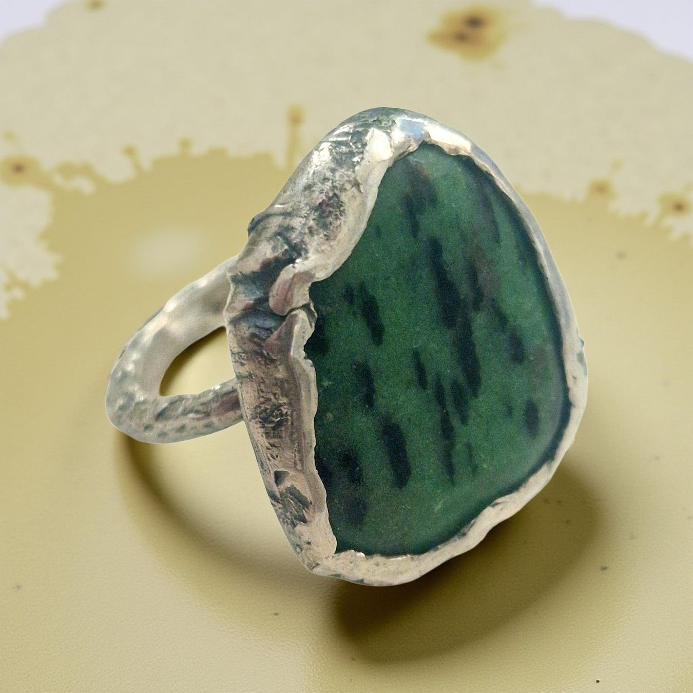 Ringe: Statement-Ring Silber 960 & Rubin-Zoisit. Ringgrösse 65. – Neu und originalverpackt aus Aarau von Schmuckhoehle_MD 7