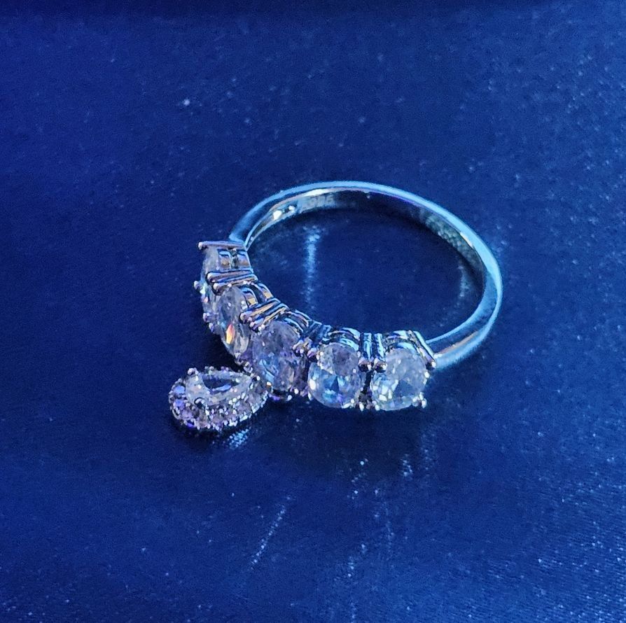 Anelli: Wunderschöner Ring mit Zirkonia, 925 versilbert, Gr. 8 – Nuovo (secondo la descrizione) da Grenchen venduto da maretop 2