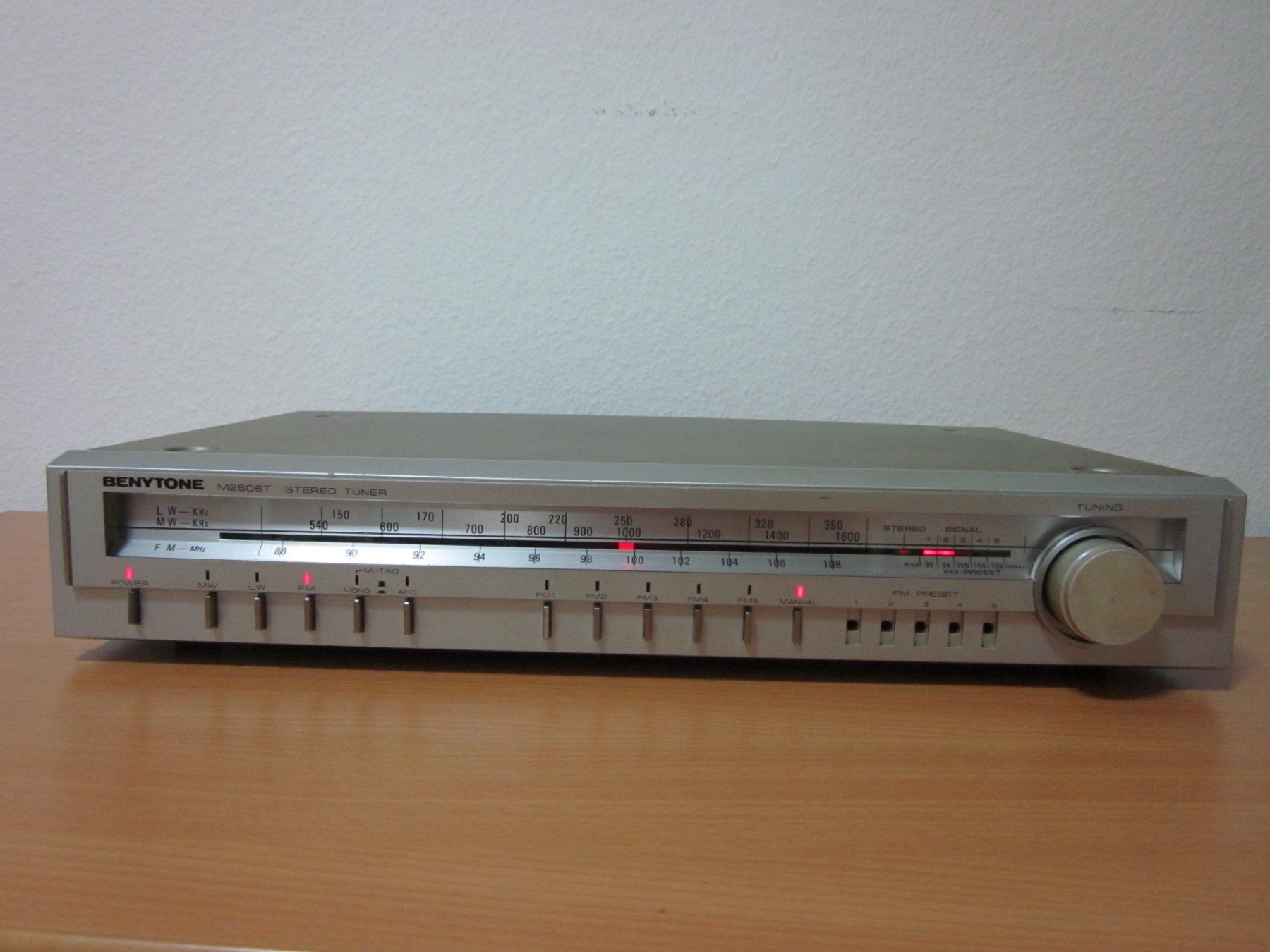 Radio: Benytone - M2606T (classic 1978) Radio – Usato da Epalinges venduto da Batis82