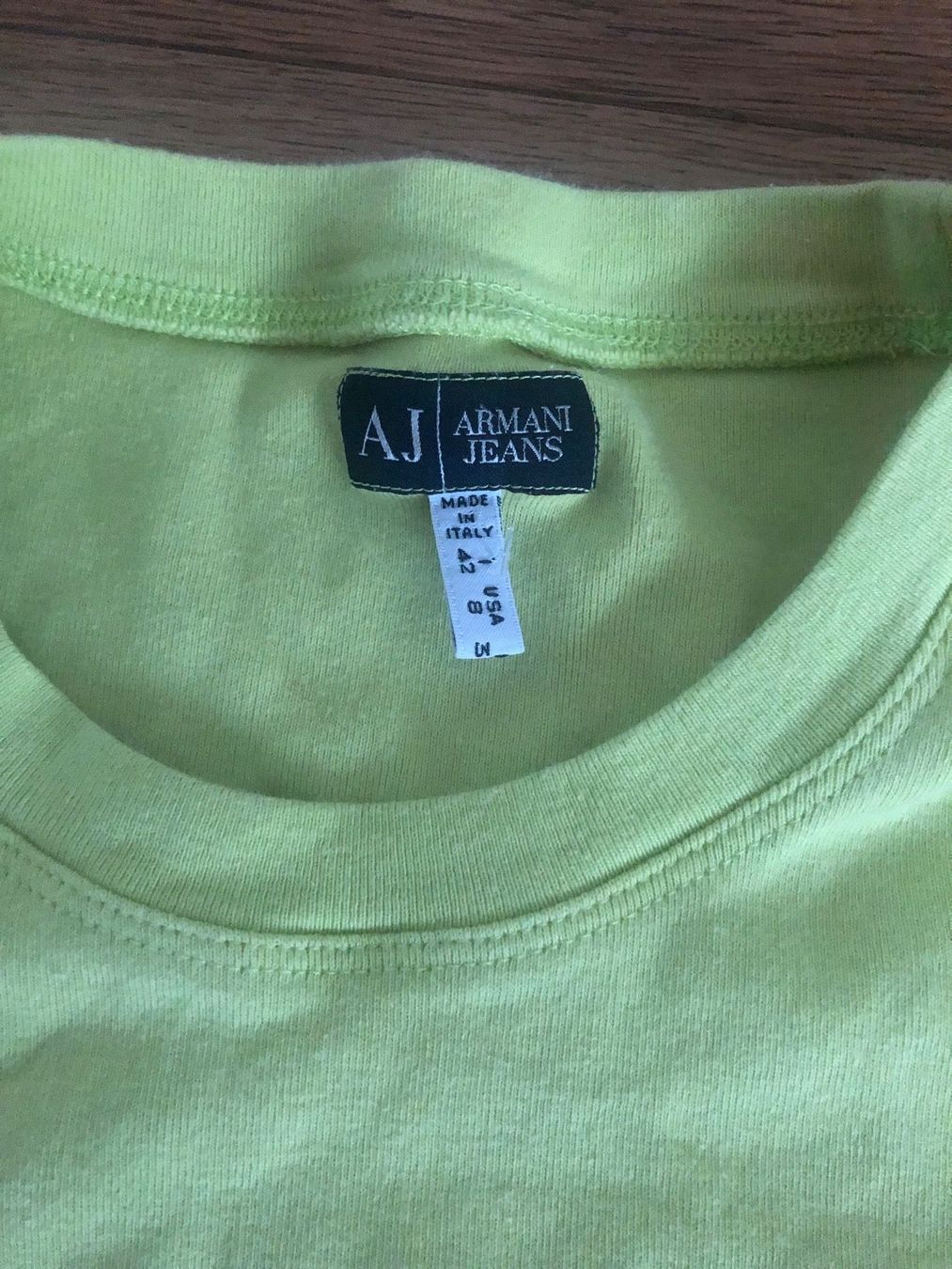 Armani T-shirts: Armani neongrüne shirt – D'occasion à Pfaffhausen par Klaras_second_hand 2
