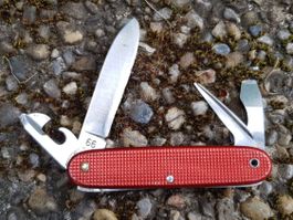Militärmesser 1966 ELSENER SCHWYZ Taschenmesser Couteau alox