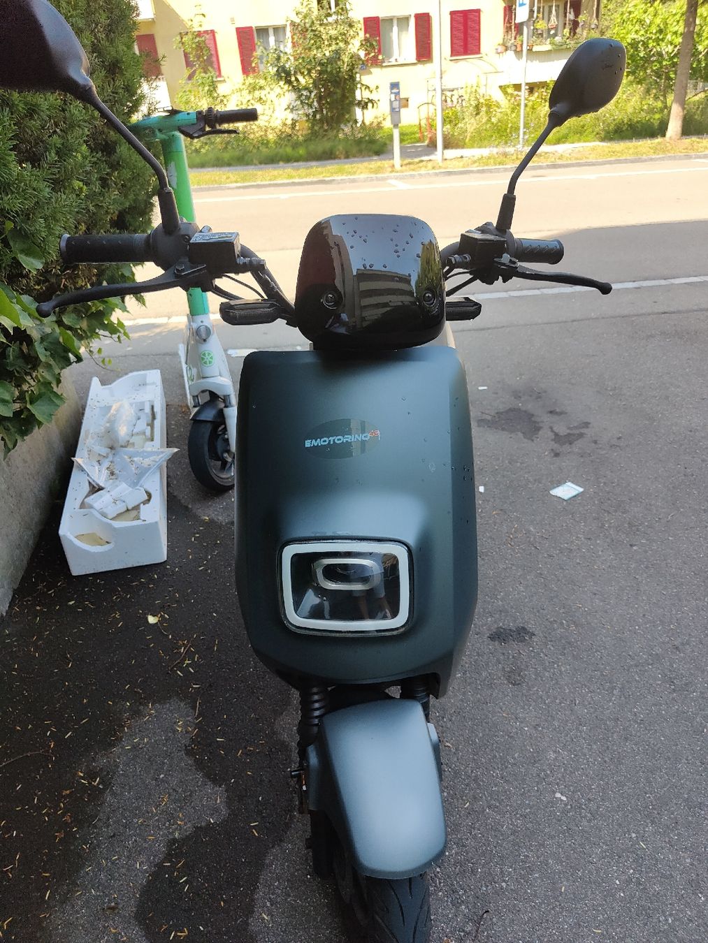 Veicoli elettrici: E Roller mitBoschmotor25/45km/h Zulassung – Usato da Schlieren venduto da bingo33