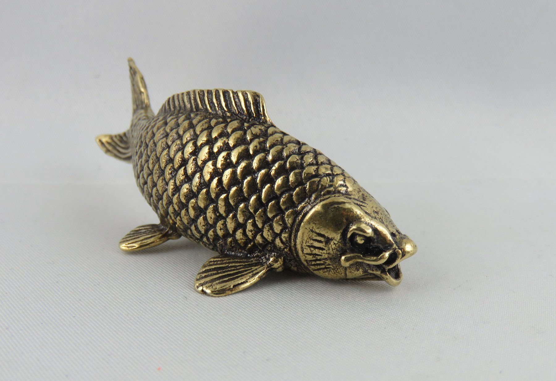 Statuette: FISCH - KARPFEN - Messing Figur - 8,1x2,8cm – Nuovo e nell'imballaggio originale da Grenchen venduto da Yamahwildstar16 2