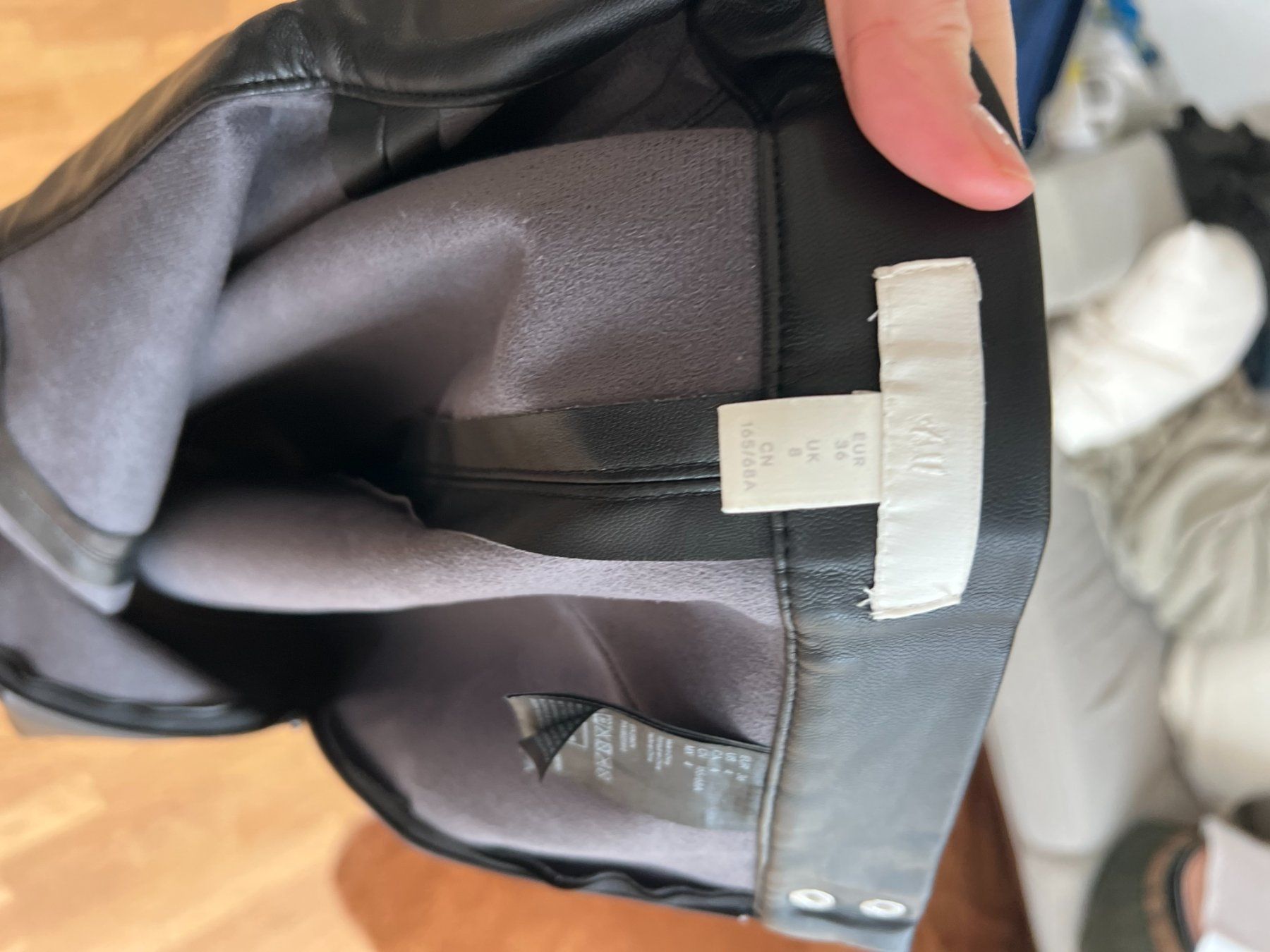H&M Gonne: Jupe midi similicuir H&M – Usato da Zürich venduto da mps_9cp7 4