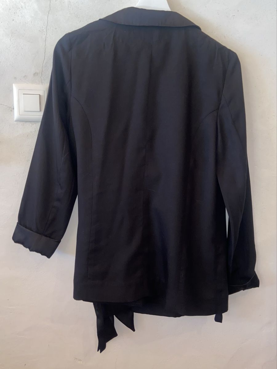 H&M Jacken: Blazer cache-cœur  – Gebraucht aus Romainmôtier von jea_n99k 2