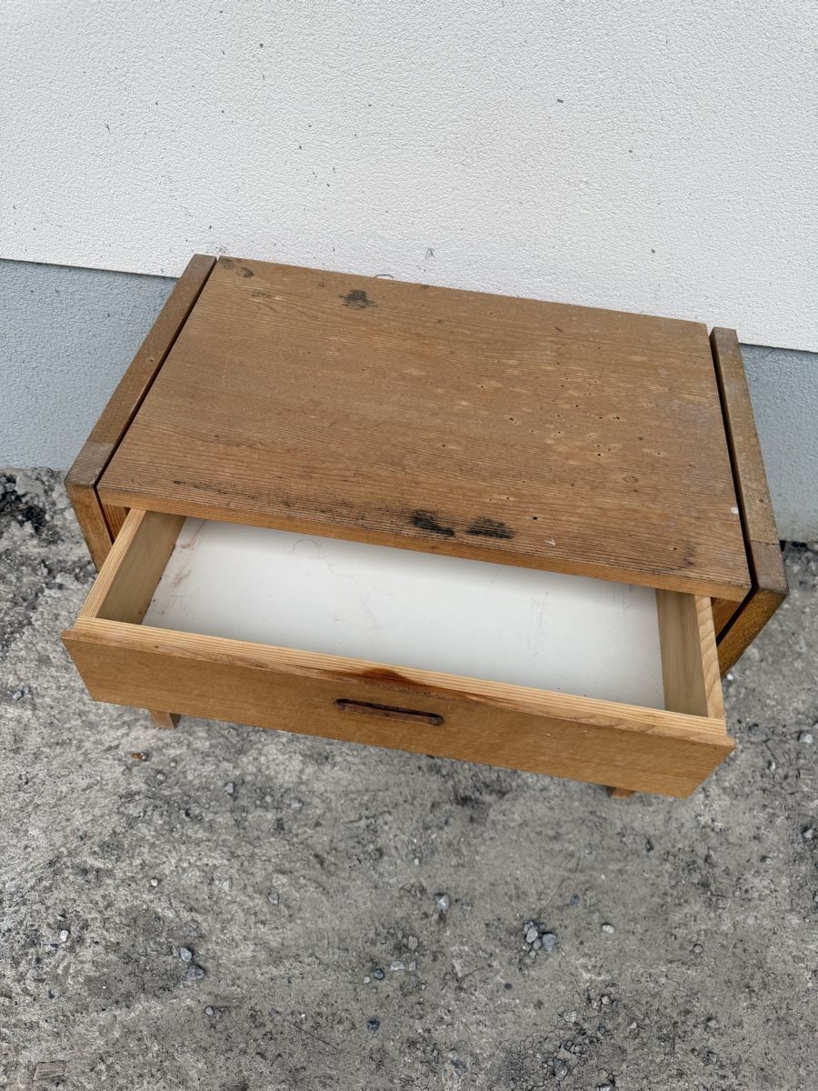 Tische: Beistelltisch – Defekt aus Birrhard von lajasminelle 2