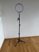 LED Ringleuchte mit Stativ schwarz gebrauchter Zustand