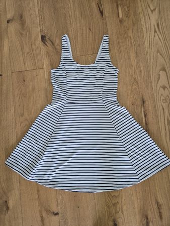 Sommerliches H&M Kleid, gestreift, Grösse 40, Top Zustand!
