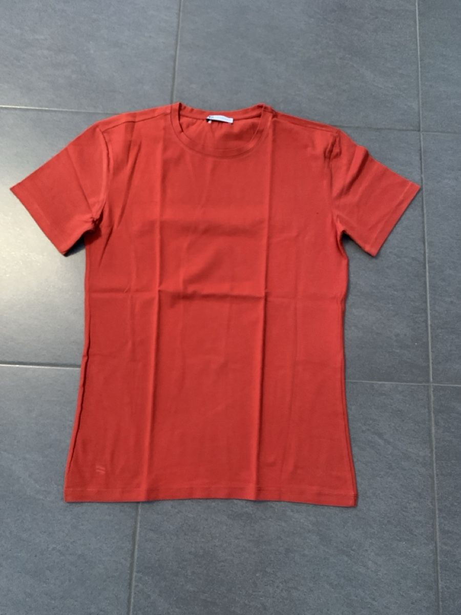 Zara T-shirt: T-shirt Zara – Usato da Collombey venduto da amina36