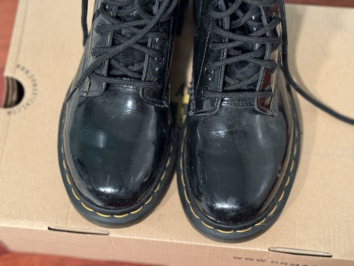 Dr. Martens Scarpe per ragazze: Dr. Martens boot Cuir verni size:37 – Nuovo (secondo la descrizione) da Lausanne venduto da Nat_Sha 1