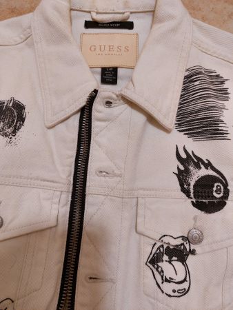 Veste blouson  jean noir Levi's  et jean blanc Guess M-L 39