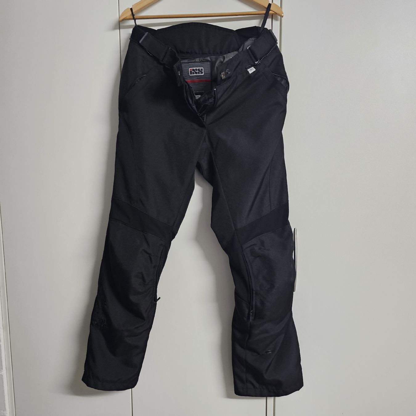 IXS Hosen: IXS Motorradhose Textilhose, Gr. DKL, Schwarz – Gebraucht aus Vordemwald von Maeru4