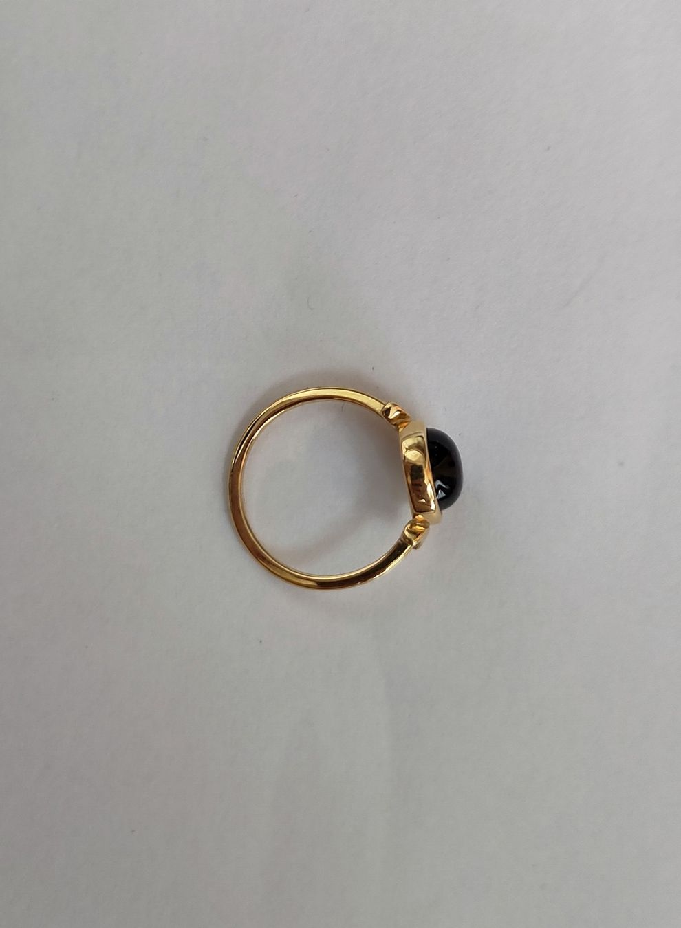 Anelli: Goldfarbener Ring mit Mondsicheln und Onyx – Nuovo (secondo la descrizione) da Oberuzwil venduto da yaramelina 1