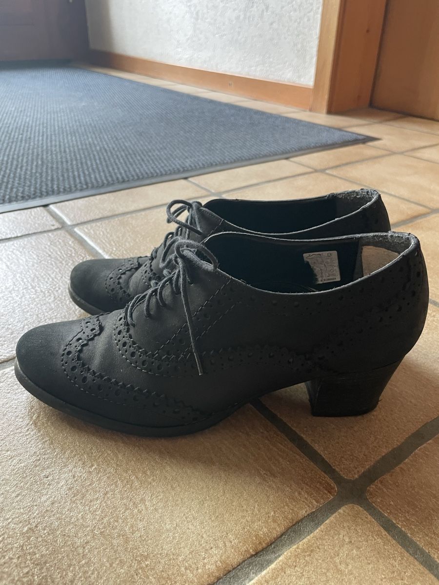 Scarpe da donna: Schicke Halbschuhe, schwarz, Grösse 38 – Usato da Obernau venduto da Bekka. 2