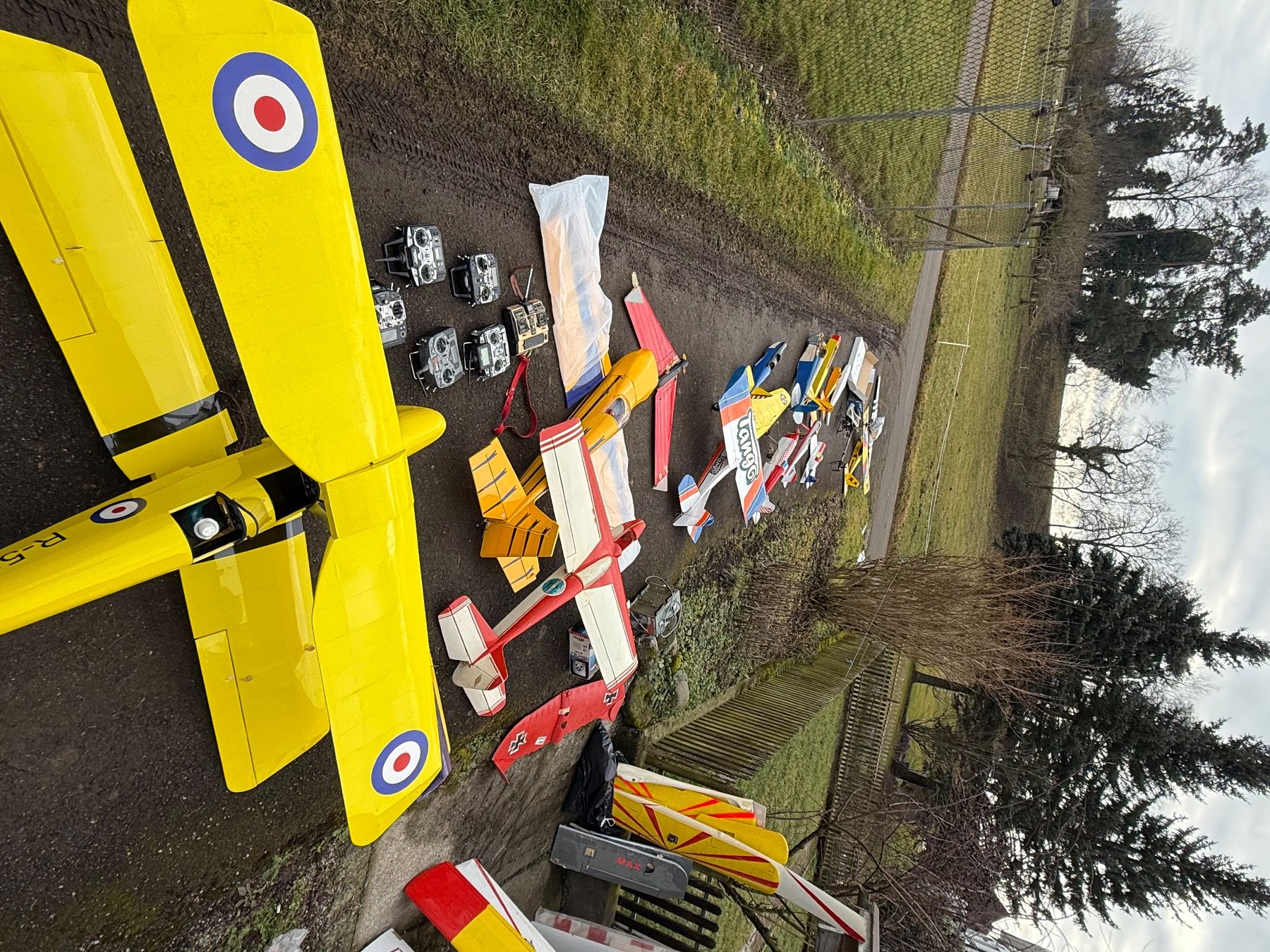 GROSSE MODELLBAU-SAMMLUNG – MODELLFLUGZEUGE, HELIKOPTER, M (Gebraucht ...