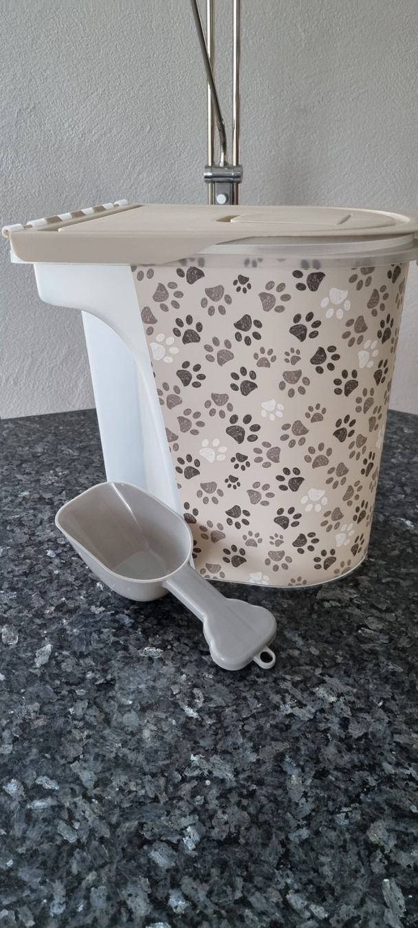 Altro per la casa: Futterkübel mit Futterschaufel – Nuovo (secondo la descrizione) da egliswil venduto da Maggy6 1
