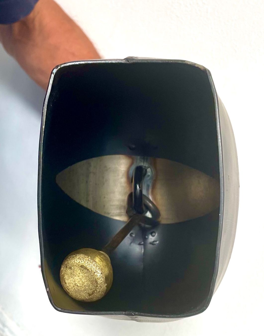 Campanacci mucche: GROSSE TREICHEL STAHLBLECH PATINIERT – Usato da luzern venduto da Glieve 2