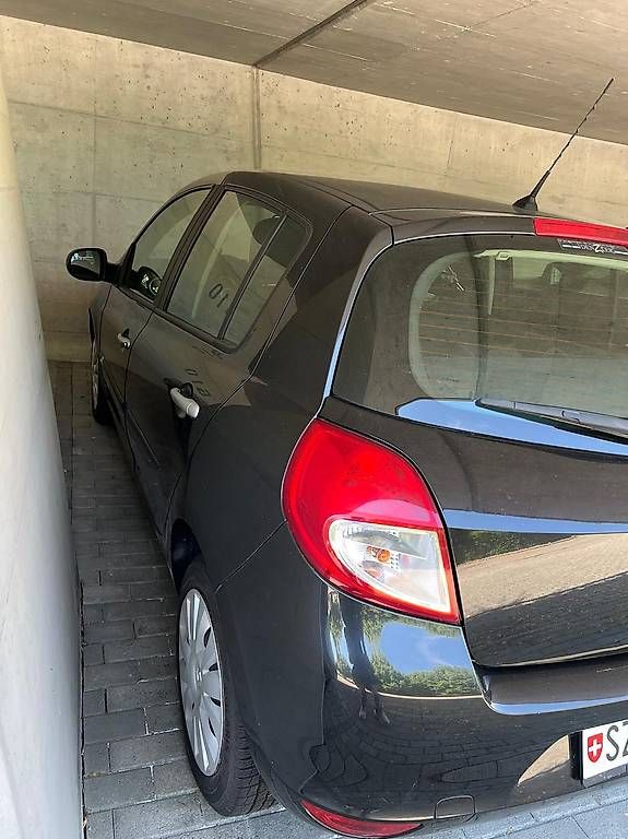 Autos: gepflegtes Renault clio  – Gebraucht aus Tuggen von Ridbou21