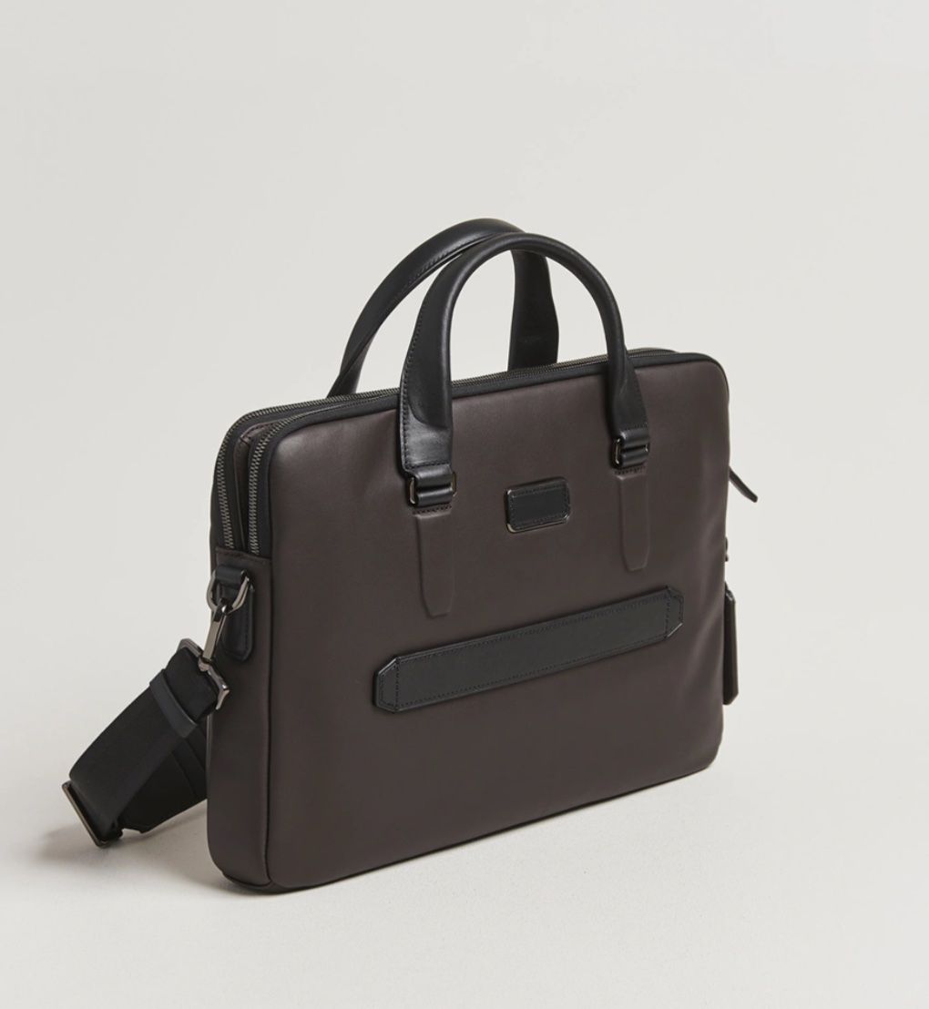 Tumi Borse: Tumi HARRISON Sycamore Slim Leather   CHF 800 – Nuovo (secondo la descrizione) da Unterseen venduto da SONY-CoolGo 1