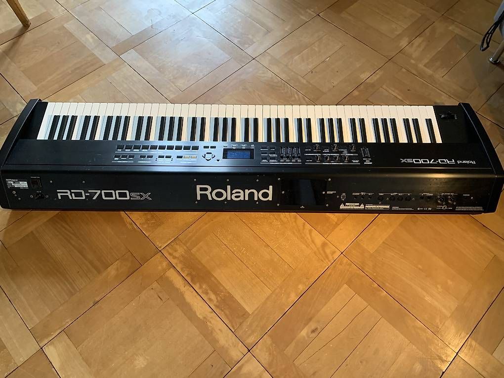 Strumenti musicali: Stage Piano - Roland RD-700sx – Usato da Biel/Bienne venduto da noe_k767 1