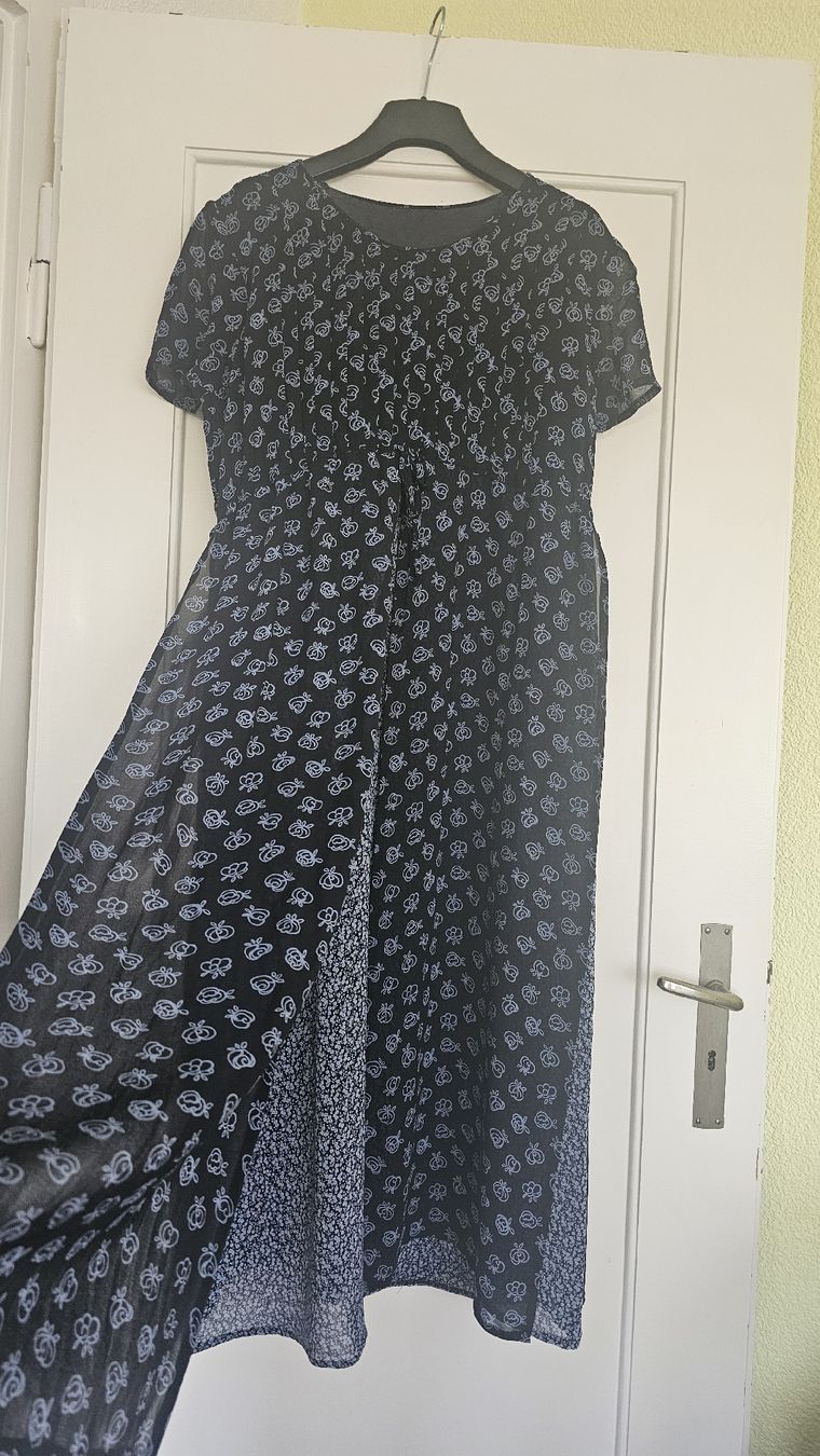 Kleider: Kleid kurzarm blumenmuster blau Grösse M  – Gebraucht aus Aarau von Mery6