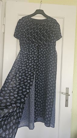 Kleid kurzarm blumenmuster blau Grösse M 